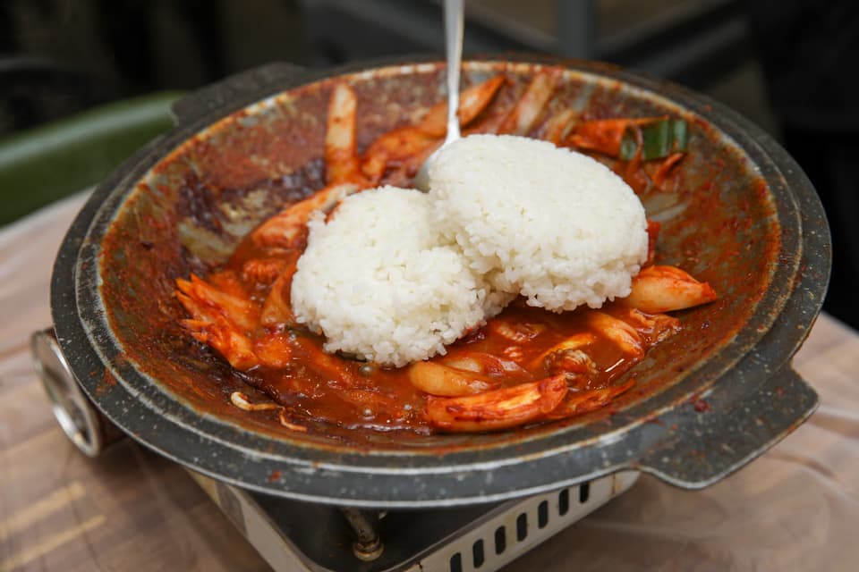 수정횟집 부산 자갈치해안로 활어회 전문점 홈으로 가기, Korean Soy Marinated Crab (Ganjang Gejang) in Busan, Rice Thief Experience Guide