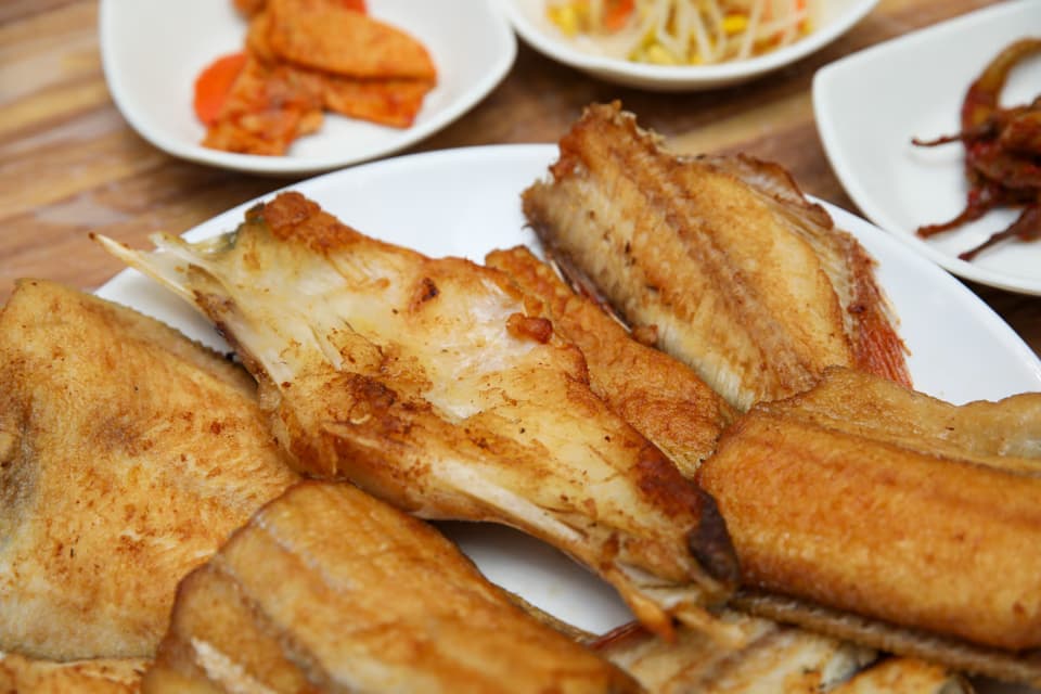 수정횟집 부산 자갈치해안로 활어회 전문점 홈으로 가기, Busan Mulhoe Guide, Icy Fish Soup with Gochujang Broth for Summer
