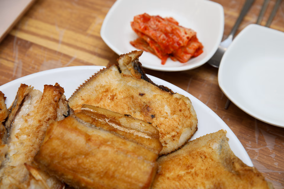 刺身定食のフルセット, 刺身、アラ汁、ご飯、おかず