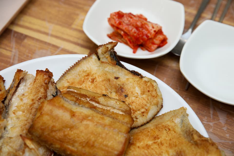 刺身定食のフルセット, 刺身、アラ汁、ご飯、おかず