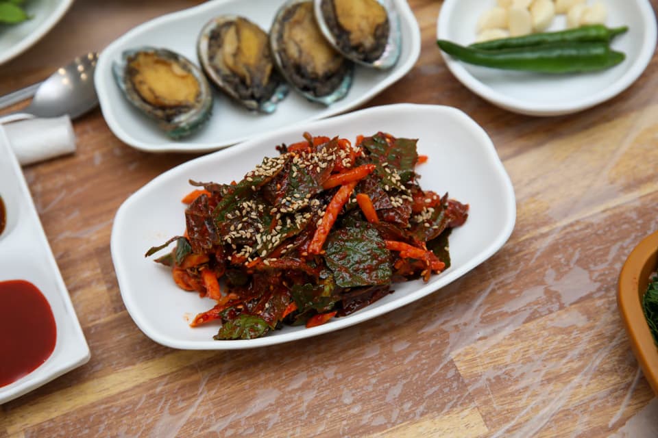수정횟집 부산 자갈치해안로 활어회 전문점 홈으로 가기, 釜山の骨スープ(メウンタン・ソドリタン), 刺身の後の熱々一杯完全ガイド