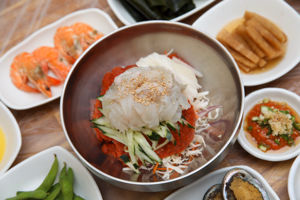 회덮밥과 반찬 풀세팅 탑뷰, 집에서 재현한 상차림