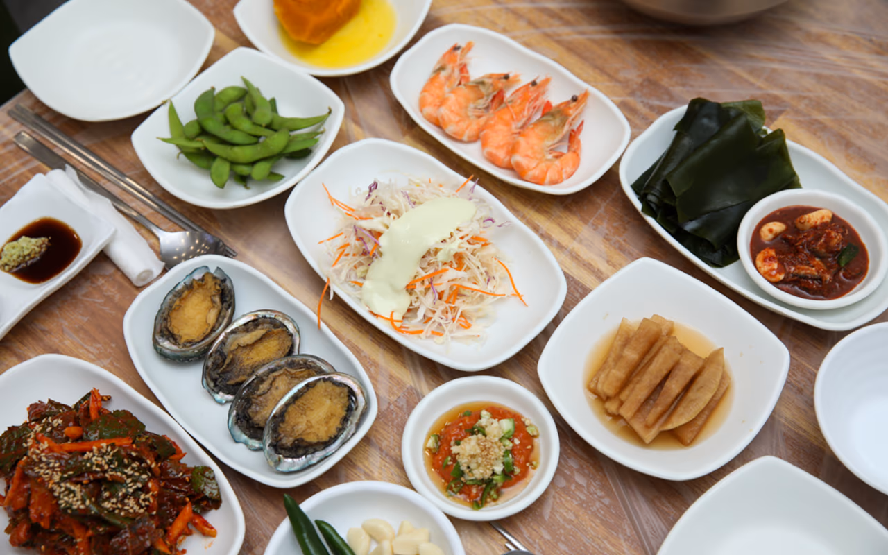 스끼다시, 기본 반찬 한 상이 메인 사이를 가득 채운 풍성한 차림