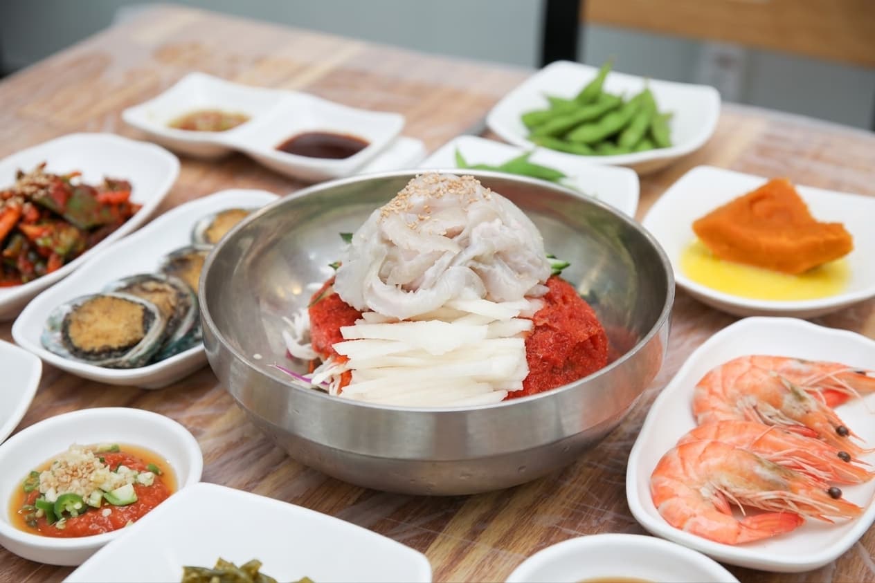 釜山生魚冷湯, 札嘎其市場周邊海鮮美食完全指南 (1/10)
