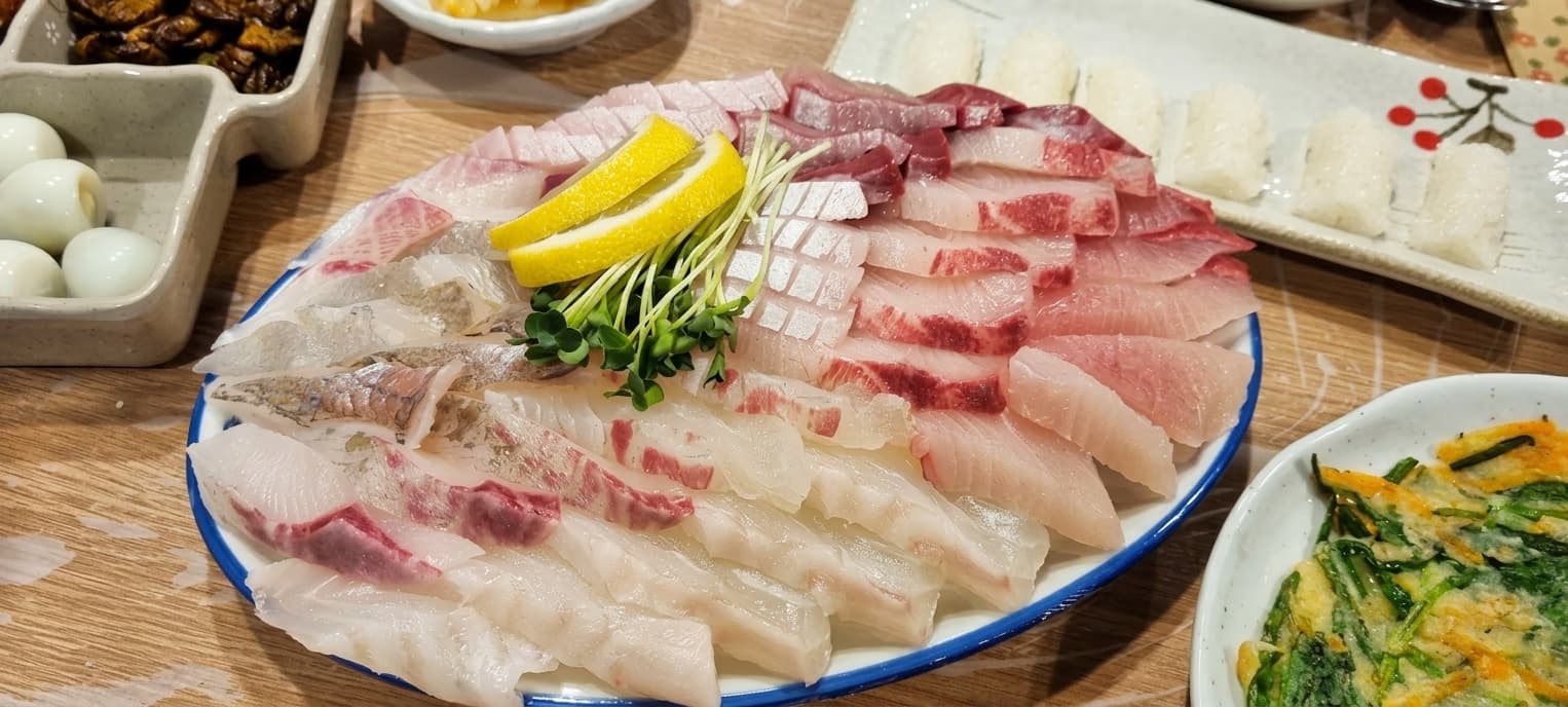 부산 자갈치시장 겨울 방어회
