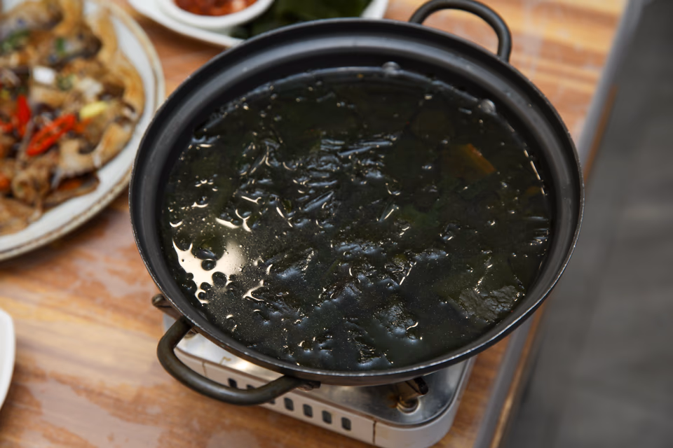 各式小菜特寫, 泡菜、豆芽、醃蘿蔔、海帶